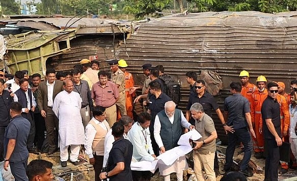 “கோர ரயில் விபத்து நடந்த மறுநாளே ஒடிசாவில் திருவிழா கொண்டாடிய ஆத்திக் கும்பல்” : சீறிய கி.வீரமணி !