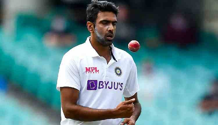 இந்திய அணியில் அஸ்வினை போன்று வேறு யாரும் இப்படி மோசமாக நடத்தப்பட்டிருக்க மாட்டார்கள் -கவாஸ்கர் காட்டம் !