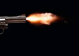 ஜாமினில் எடுத்த மனைவி மீது சந்தேகம்.. தெருவில் ஓட ஓட சுட்டு கொலை செய்த கொடூர கணவர் ! 