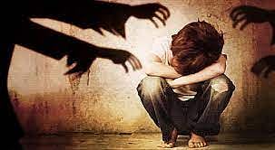 பாலியல் வன்கொடுமை செய்யப்பட்ட 40 வயது பெண்.. வீடியோவை கணவருக்கு அனுப்பிய கொடூரம் ! ம.பி-யில் அதிர்ச்சி !