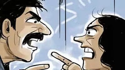 போனை பிடிங்கிய கணவர்.. ஆத்திரத்தில் தூங்கிக் கொண்டிருக்கும்போது கொதிக்கும் எண்ணெய்யை ஊற்றிய மனைவி !