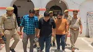 ஜாமினில் எடுத்த மனைவி மீது சந்தேகம்.. தெருவில் ஓட ஓட சுட்டு கொலை செய்த கொடூர கணவர் ! 