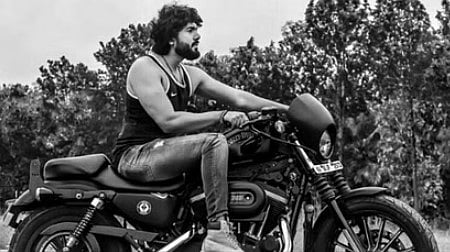 லாரியின் சக்கரத்தில் சிக்கி நசுங்கிய கால்.. ஊட்டியில் பிரபல நடிகருக்கு நேர்ந்த துயர சம்பவம்!