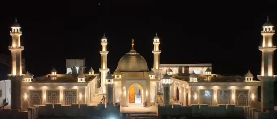 உயிரிழந்த தாய்க்காக ரூ. 5 கோடியில் தாஜ்மஹால் கட்டிய பாச மகன்.. தமிழ்நாட்டில் எங்குத் தெரியுமா?