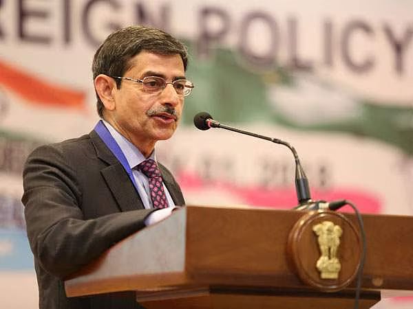 ரயில் விபத்தால் நாடே அதிர்ந்தபோது குளு குளு வாசத்தில் அரசியல் நடத்திய ஆளுநர் -சிலந்தி கட்டுரை விமர்சனம் !