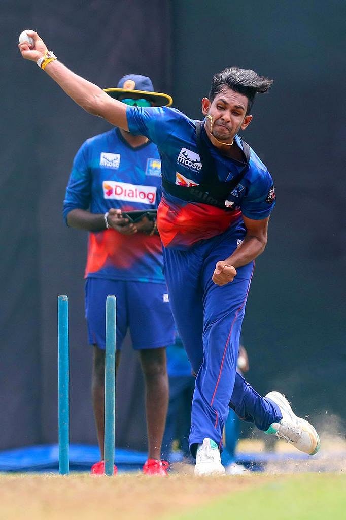 குட்டி மலிங்காவை வேஸ்ட் செய்த இலங்கை அணி.. தோனியை பார்த்து கற்றுக்கொள்ளுமாறு ரசிகர்கள் விமர்சனம் !