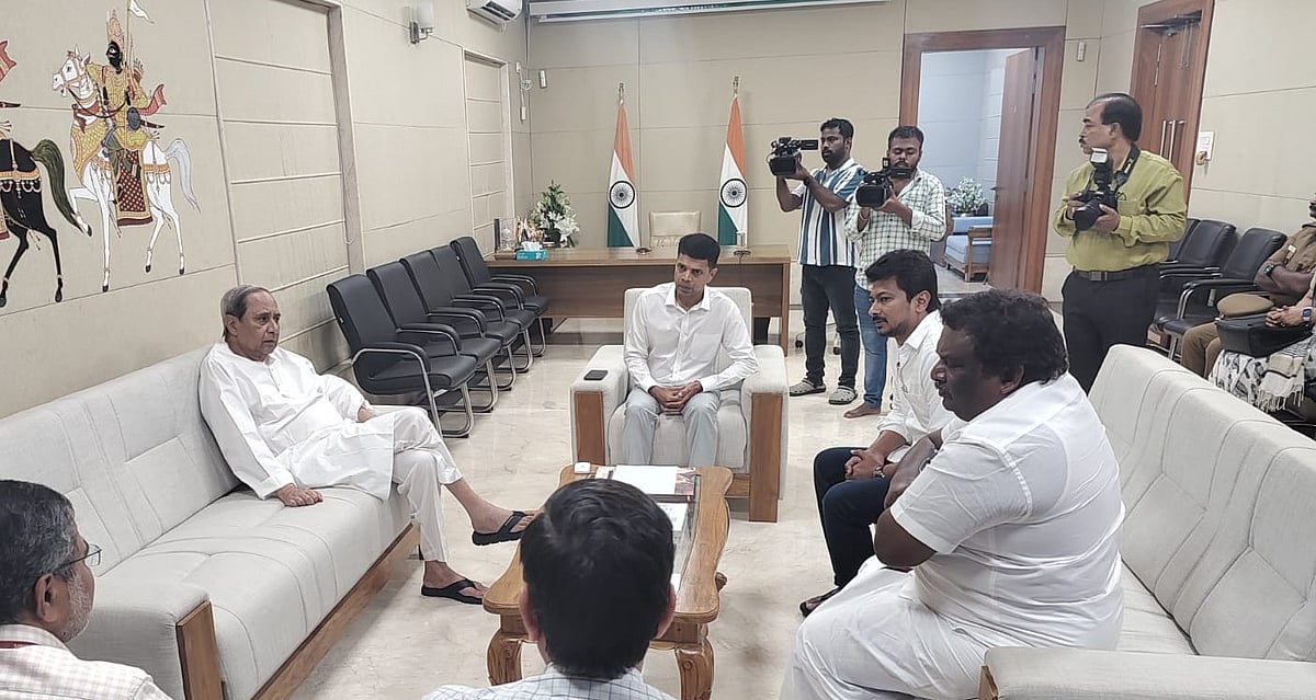 ஒடிசா ரயில் விபத்து: உத்தரவிட்ட முதலமைச்சர் - மீட்புக் குழுவுடன் களத்தில் இறங்கிய அமைச்சர் உதயநிதி !