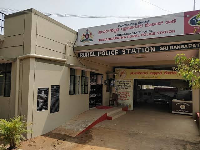 பெற்ற பிள்ளைகளை கொடூரமாக கொன்ற தந்தை.. வலைவிரித்து தேடும் கர்நாடக போலிஸ் ! - பின்னணி என்ன ?