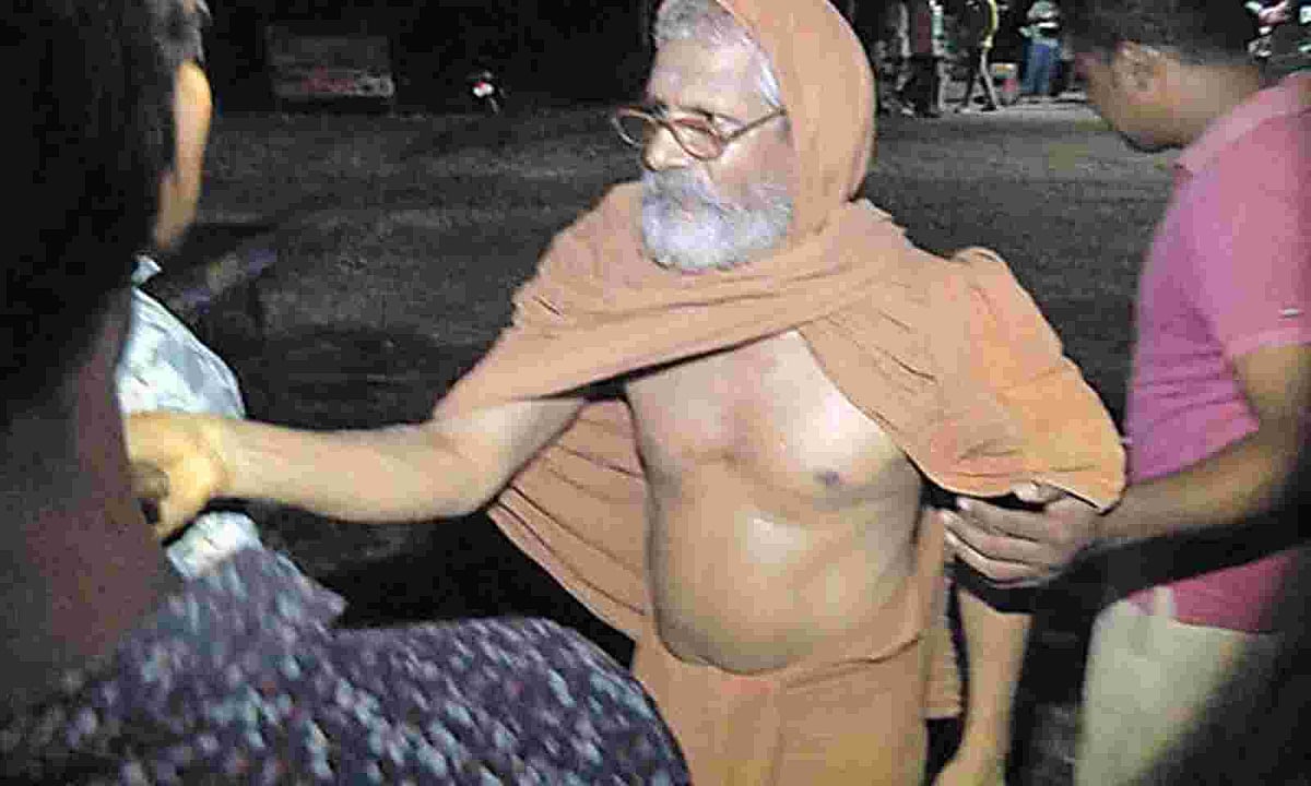 10-க்கும் மேற்பட்ட சிறுமிகள்.. சங்கிலியால் கட்டி வன்கொடுமை.. சாமியார் அதிரடி கைது.. ஆந்திராவில் பரபரப்பு!