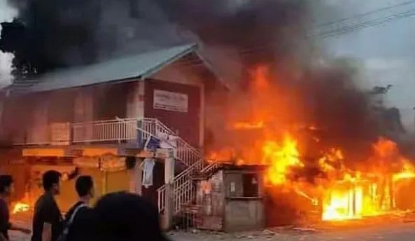 ”மணிப்பூர் மக்களோடு நாங்கள்”.. பாதிக்கப்பட்ட மக்களை நேரில் சந்திக்கப் புறப்பட்டது 'இந்தியா' கூட்டணி!