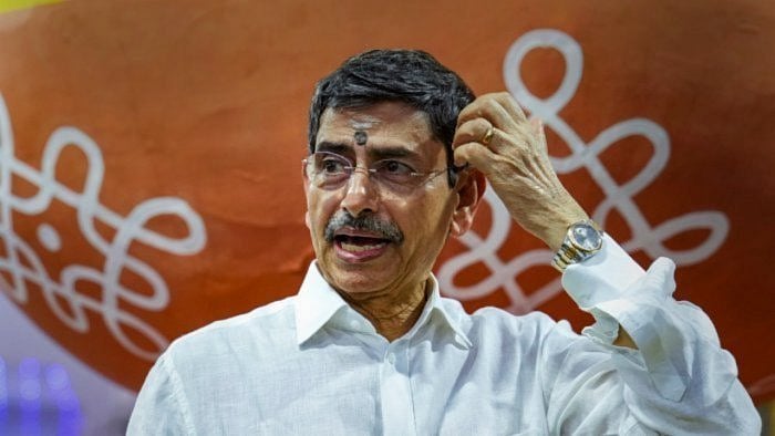 ”ஆளுநரின் கத்துக்குட்டி அரசியல் அத்துமீறிக் கொண்டிருக்கிறது”..  முரசொலியில் சிலந்தி கடும் தாக்கு!