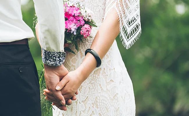 “ரூ.33 லட்சம் கொடுத்தா தான் என் பொண்ணை கொடுப்பேன்” - வரதட்சணை கேட்ட மாமியார் மீது மணமகன் புகார்: நடந்தது?