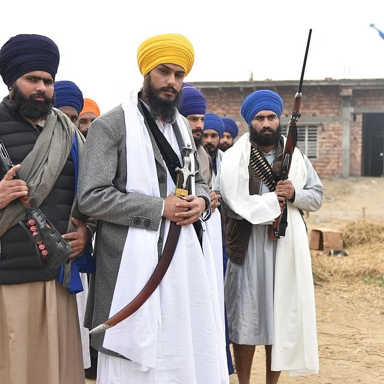 அடுத்தடுத்து இந்திய தூதரகத்துக்கு தீ வைத்த காலிஸ்தானியர்கள்.. அமெரிக்காவில் தொடரும் அட்டூழியம் !