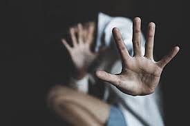 10 வினாடி பாலியல் தீண்டல் குற்றமல்ல.. இத்தாலி நீதிமன்ற தீர்ப்பால் அதிர்ச்சி.. கொதித்தெழுந்த பொதுமக்கள் !