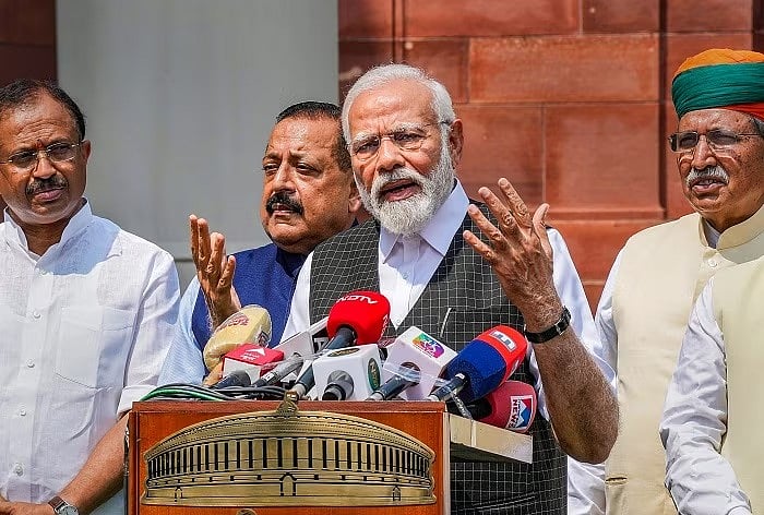 மணிப்பூர் கலவரத்தின் பின்னணியில் RSS.. முன்னணியில் இந்துத்துவ அமைப்புகள்- எழுத்தாளர் கார்த்திக் புகழேந்தி