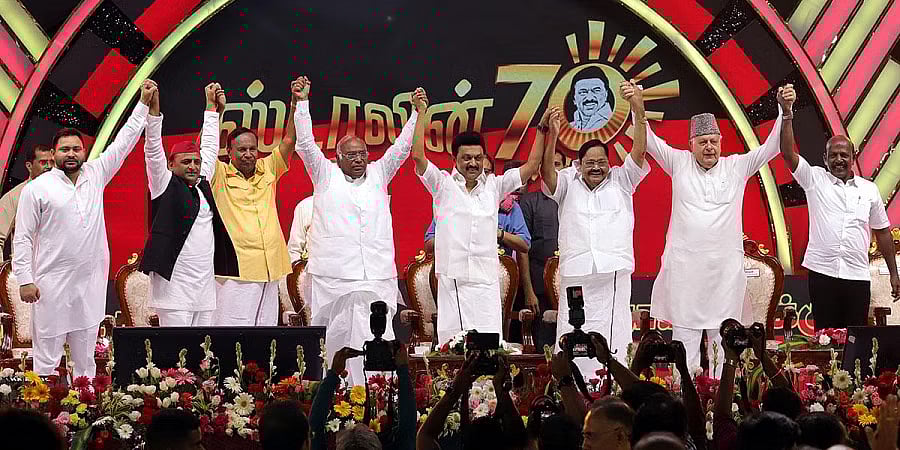 நாட்டை நாசமாக்கிய பாஜகவுக்கு எதிராக INDIA.. அதை உருவாக்கியவராக உயர்ந்து நிற்கிறார் M.K.STALIN -முரசொலி! 