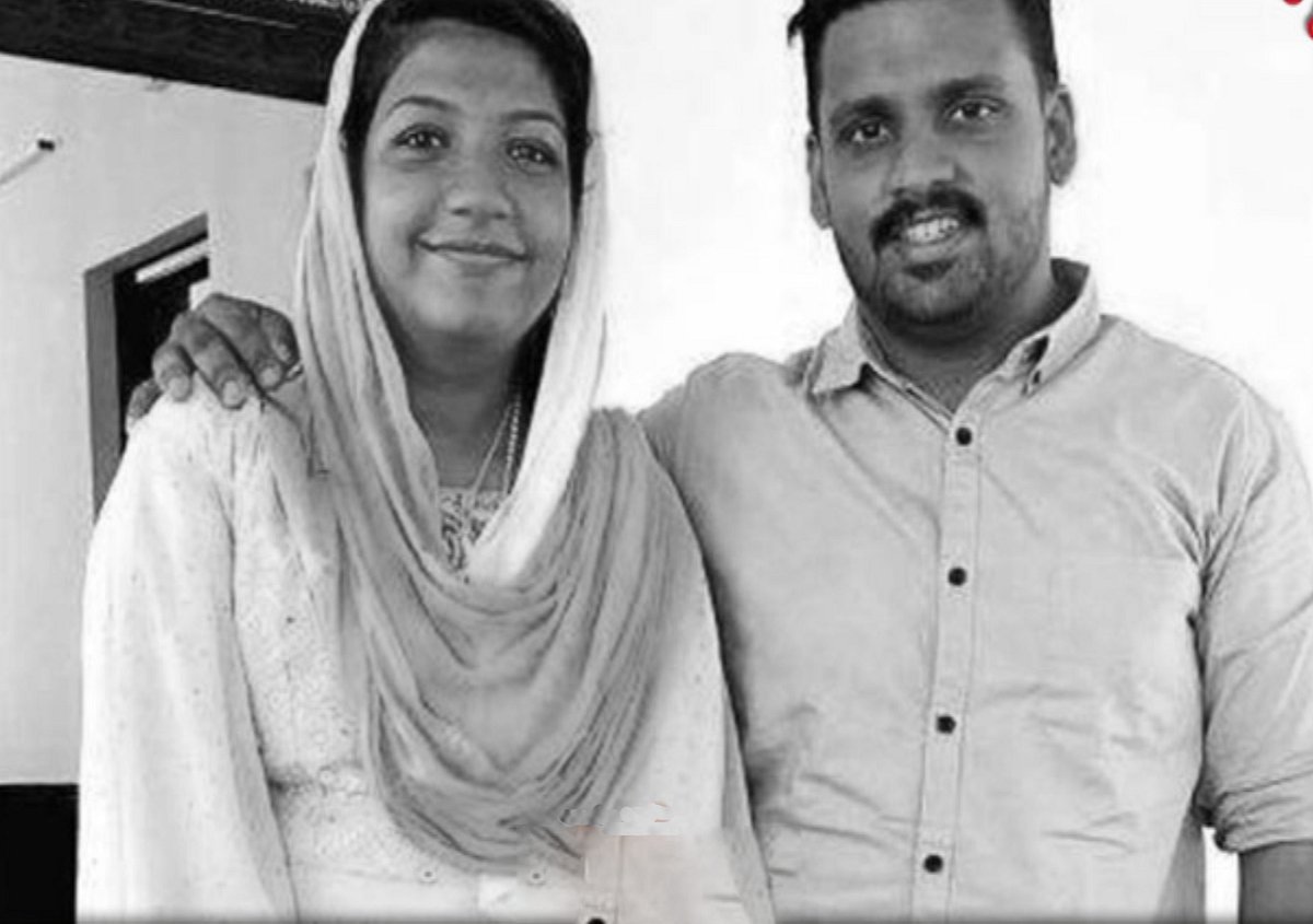 ஆற்றின் அருகே ஆசையாக Selfie எடுத்த புதுமண தம்பதி.. விருந்துக்கு சென்ற இடத்தில் சோகம் !