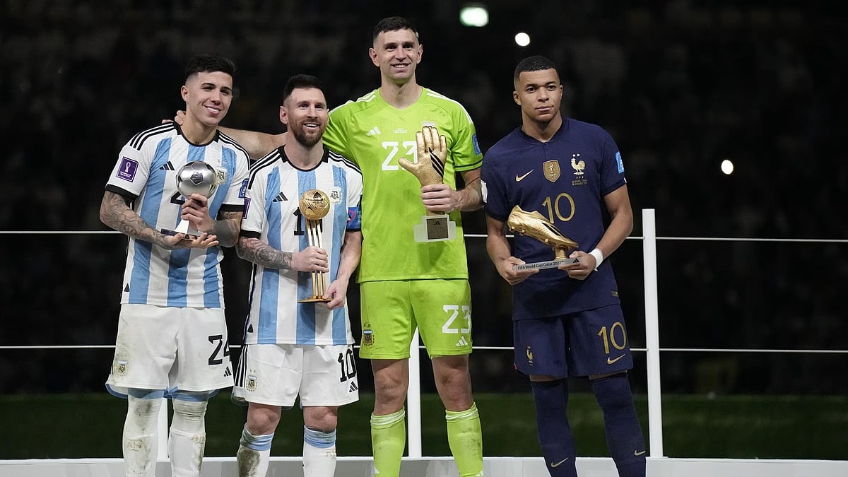 ஒரு ஆண்டு விளையாட முடியாத நிலை? -கிளப்புடனான மோதலால் பிரபல கால்பந்து வீரர் எம்பாப்பேவுக்கு நேர்ந்த சோகம்!