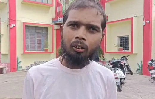 கணவன் மனைவியை பிரித்த இரண்டு தக்காளி.. காவல் நிலையம் சென்ற பஞ்சாயத்து: அடுத்து நடந்தது என்ன?