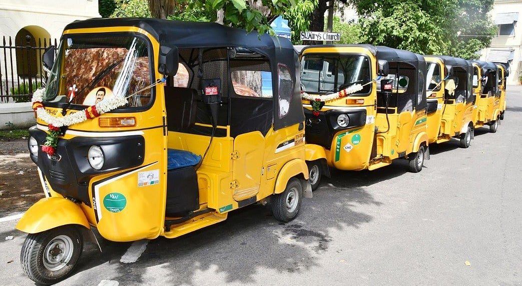 500 பெண் ஆட்டோ ஓட்டுநர்களுக்கு புதிய ரிக்ஷா: ரூ.1 லட்சம் மானியம் வழங்கி அசத்திய முதல்வர் மு.க.ஸ்டாலின்!