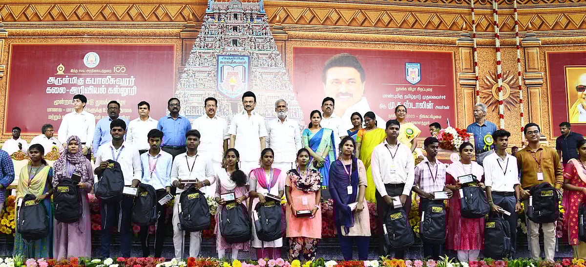 இது மாணவர்களுக்கான அரசு, இங்கு பெண்கள் கல்வி கற்க எந்த தடையும் இருக்கக்கூடாது- -முதலமைச்சர் பேச்சு !