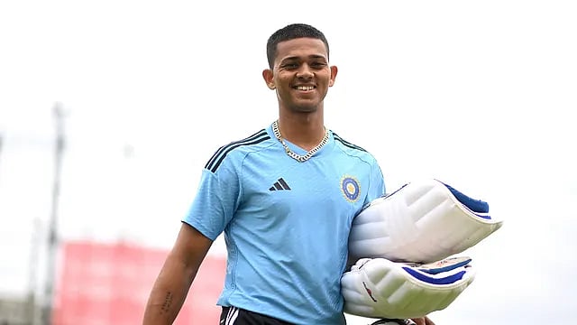 தொடக்க வீரராக ராஜஸ்தான் வீரருக்கு வாய்ப்பு.. CSK வீரருக்கு வாய்ப்பு மறுப்பு.. ரோஹித்சர்மா அறிவிப்பு !