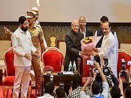 பாஜகவின் அரசியலால் அதிருப்தி.. ஷிண்டே தரப்பு சிவசேனா MLA-க்கள் போர்க்கொடி.. மராட்டிய அரசியலில் பரபரப்பு !