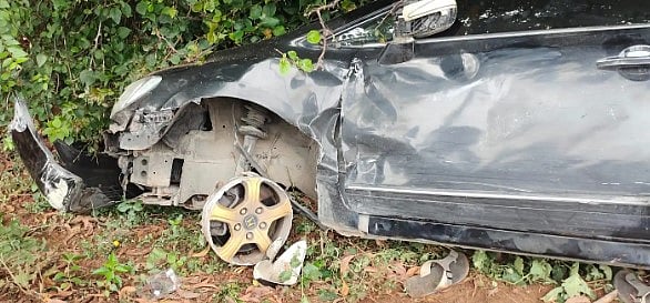 தாறுமாறாக சென்ற கார்.. 5 வாலிபர்களுக்கு தர்ம அடி கொடுத்த மக்கள்: புதுச்சேரியில் நடந்தது என்ன?