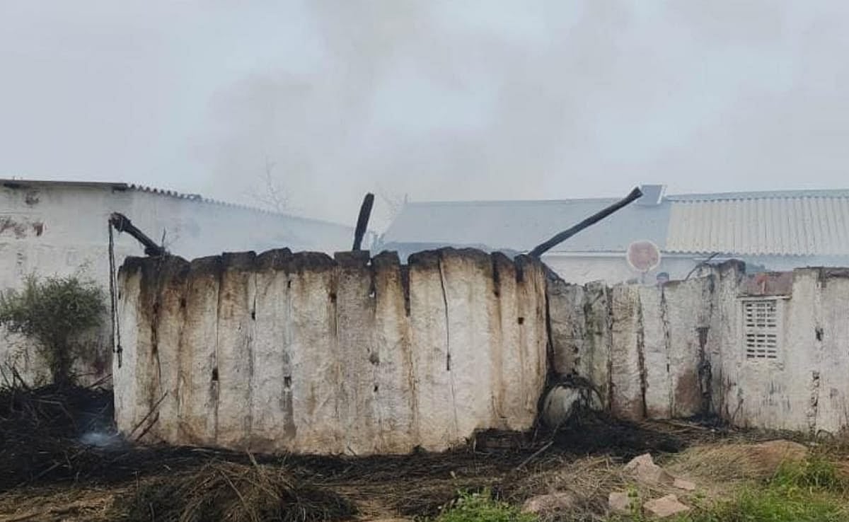 6 வயது குழந்தை உட்பட 4 பேர் வீட்டோடு எரித்து கொலை.. மனதை நடுங்க வைக்கும் சம்பவம்!