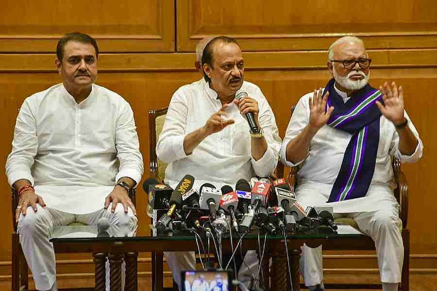 கட்சித்தாவல் தடை சட்டத்தின் கீழ் நடவடிக்கை.. தேசியவாத காங்கிரஸ் தீர்மானம்.. சரத்பவாரின் அடுத்த மூவ் என்ன?