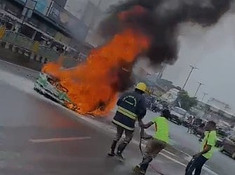 சென்னையில் நடு ரோட்டில் பற்றி எரிந்த விலை உயர்ந்த BMW கார்.. பதறியடித்து ஓடிய வாகன ஓட்டிகள்!