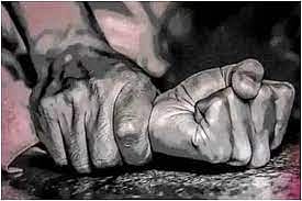 12 வயது சிறுமி பாலியல் வன்கொடுமை.. கொடூர செயலில் ஈடுபட்ட கோவில் பணியாளர்கள்.. ம.பியில் அதிர்ச்சி !