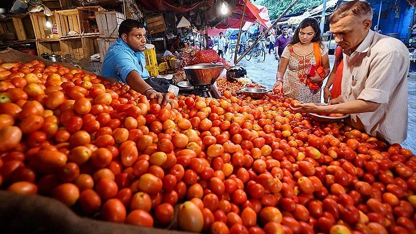50 கிலோ தக்காளி திருட்டு.. ரூ.1.50 லட்சம் மதிப்பு: கர்நாடகாவில் நடந்த அதிர்ச்சி சம்பவம்!