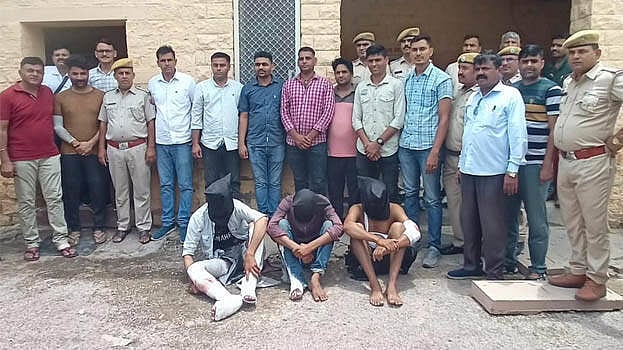 காதலன் கண்முன்னே பட்டியலின சிறுமி பாலியல் வன்கொடுமை .. ABVP மாணவர்கள் வெறிச்செயல் ? - பின்னணி என்ன ?