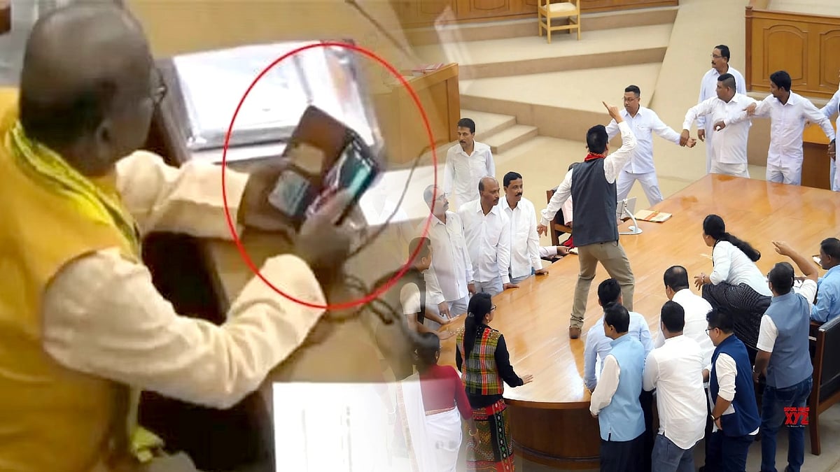 சட்டப்பேரவையில் ஆபாச படம் பார்த்த பாஜக MLA.. நடவடிக்கை கோரிய எதிர்கட்சி MLA-க்கள் 5 பேர் சஸ்பெண்ட் !   