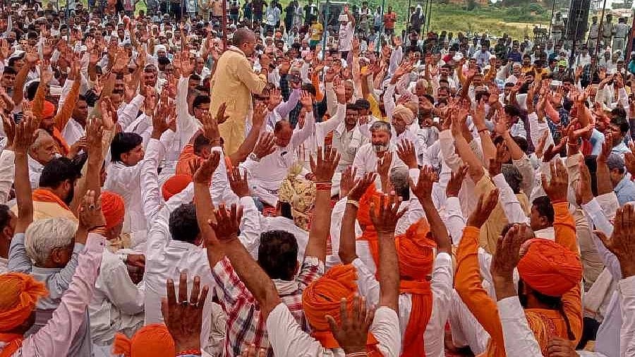 ’இளைஞர்களே கையில் துப்பாக்கி எடுங்க’.. ஹரியானாவில் காவல்துறை முன்பே வன்முறையை தூண்டும் RSS கும்பல்!