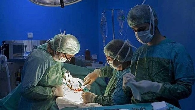 வயிற்று வலி.. மருத்துவமனைக்கு சென்ற பெண்ணுக்கு காத்திருந்த அதிர்ச்சி: 3 மாதம் கழித்து தெரிந்த உண்மை!
