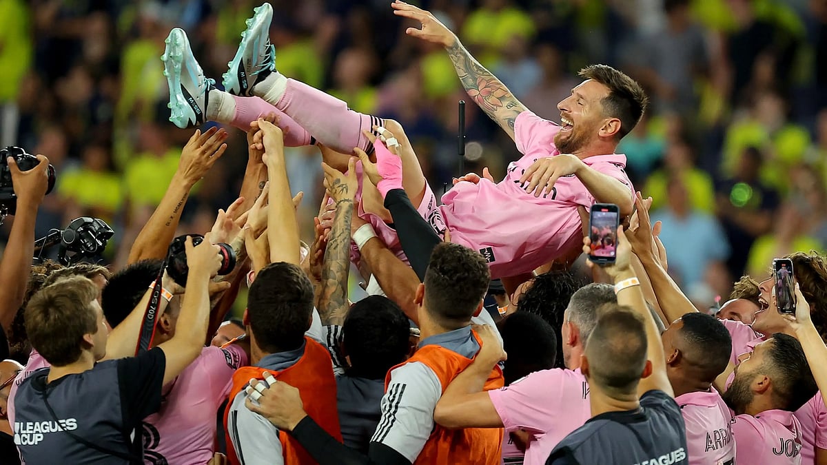 புதிய கிளப்க்கு முதல் கோப்பையை பெற்றுக்கொடுத்த Messi.. அதிக கோல் அடித்த வீரருக்கான விருதை வென்று அசத்தல்!