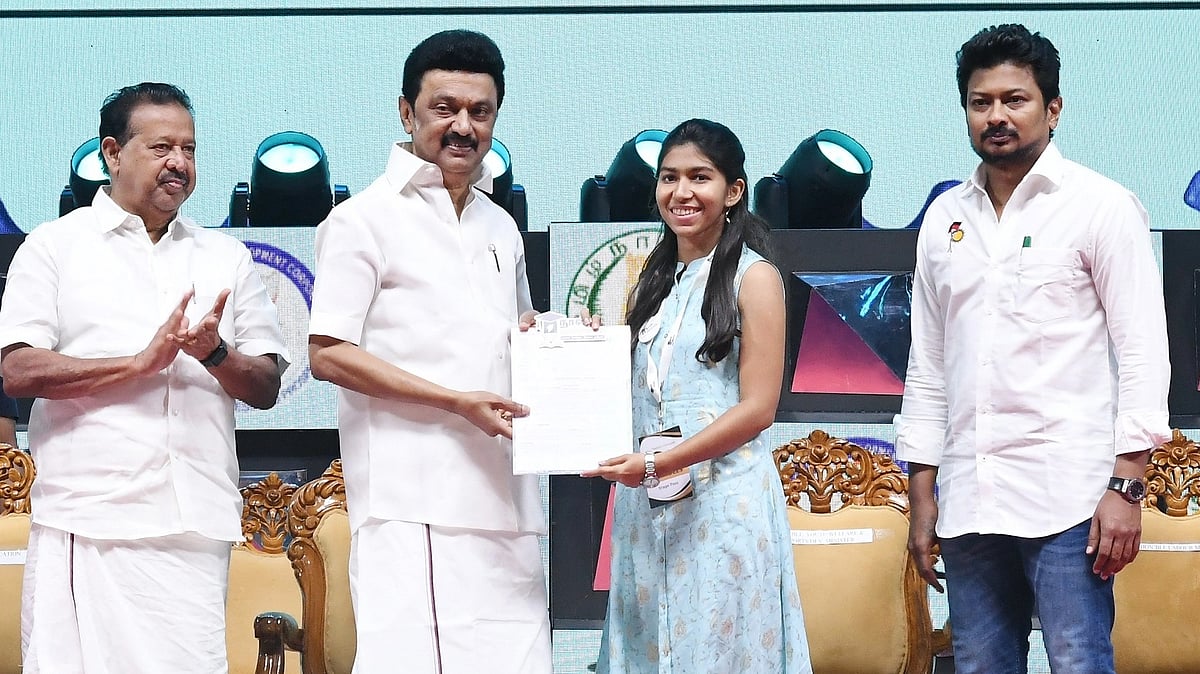 ” நீங்கள் வருங்காலத் தலைமுறைக்கான ‘ரோல் மாடலாக மாறவேண்டும்’ ”.. மாணவர்களுக்கு முதலமைச்சர்  வேண்டுகோள்!