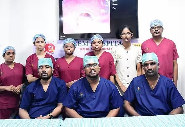 வயிறுவலியால் அவதிப்பட்ட நபர்.. Scan செய்ததில் ஹேர்பின்கள், பிளேடுகள், ஊக்குகளை கண்டறிந்த மருத்துவர்கள்!