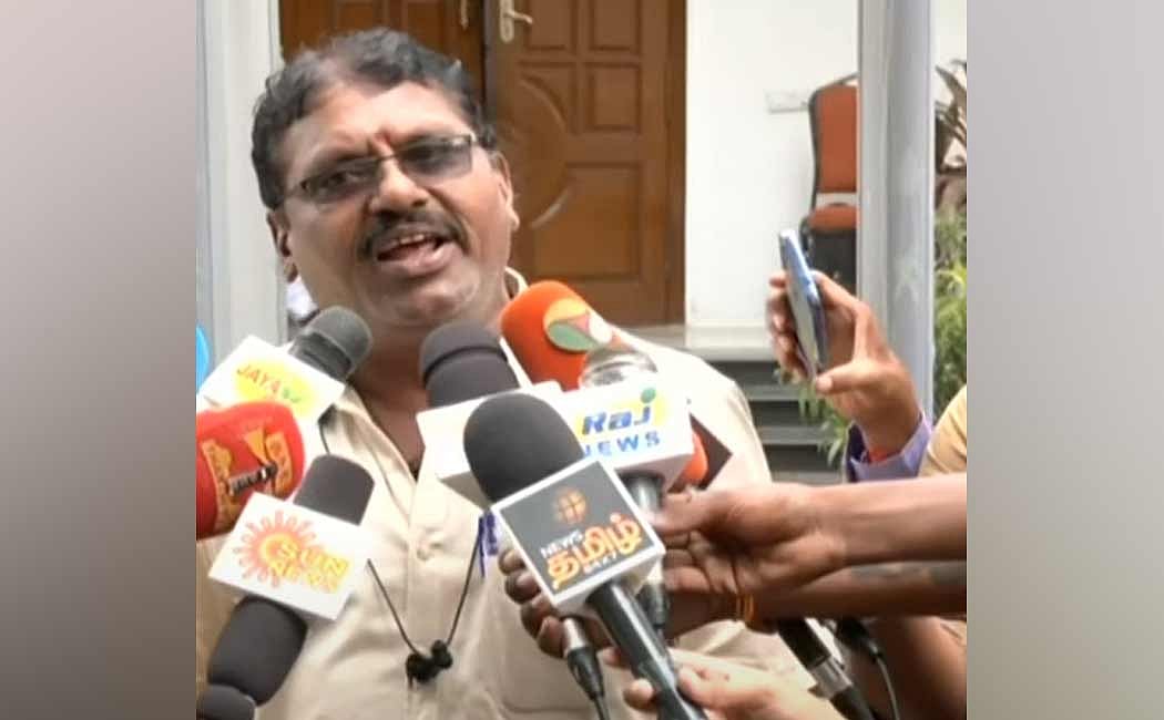 "நீட் எங்களுக்கு வேண்டாம்"- ஆளுநர் மாளிகையில் வைத்து RN ரவியை நோக்கி கேள்வியெழுப்பிய மாணவர்களின் பெற்றோர்