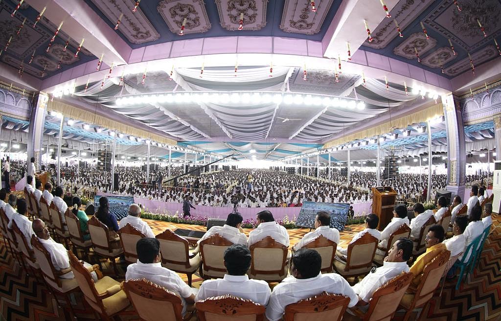 சொந்த கட்சியில் தலைவர் இல்லாததால் மாற்றுக்கட்சி தலைவர்களை கூறி விமர்சிக்கிறார் மோடி -முதலமைச்சர் தாக்கு !