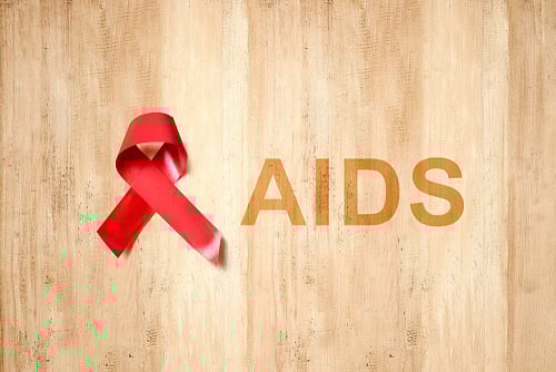 "எனக்கு AIDS இருக்கிறது,, கிட்ட வந்தா உனக்கும் பரப்பிடுவேன்" -நூதனமாக யோசித்து திருடனை துரத்திய பெண் !