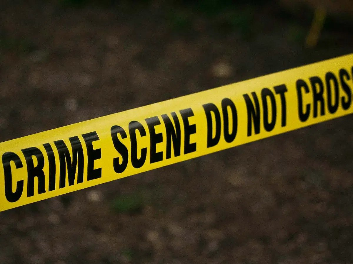 மெசேஜ் அனுப்பியதால் ஆத்திரம்.. தாயை கோடாரியால் கொலை செய்த மகன்.. கொடூரத்தின் பின்னணி என்ன ?