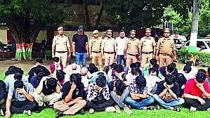 தினமும் ரூ.40 லட்சம்.. 600 அமெரிக்கர்களிடம் பல கோடி மோசடி : டெல்லியில் செயல்பட்டு வந்த Call Centre!