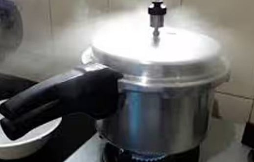 3 வருடம் ஒன்றாக வாழ்ந்து வந்த காதலர்கள்.. காதலியை அடித்து கொன்ற காதலன்: விசாரணையில் வெளிவந்த பகீர் உண்மை!