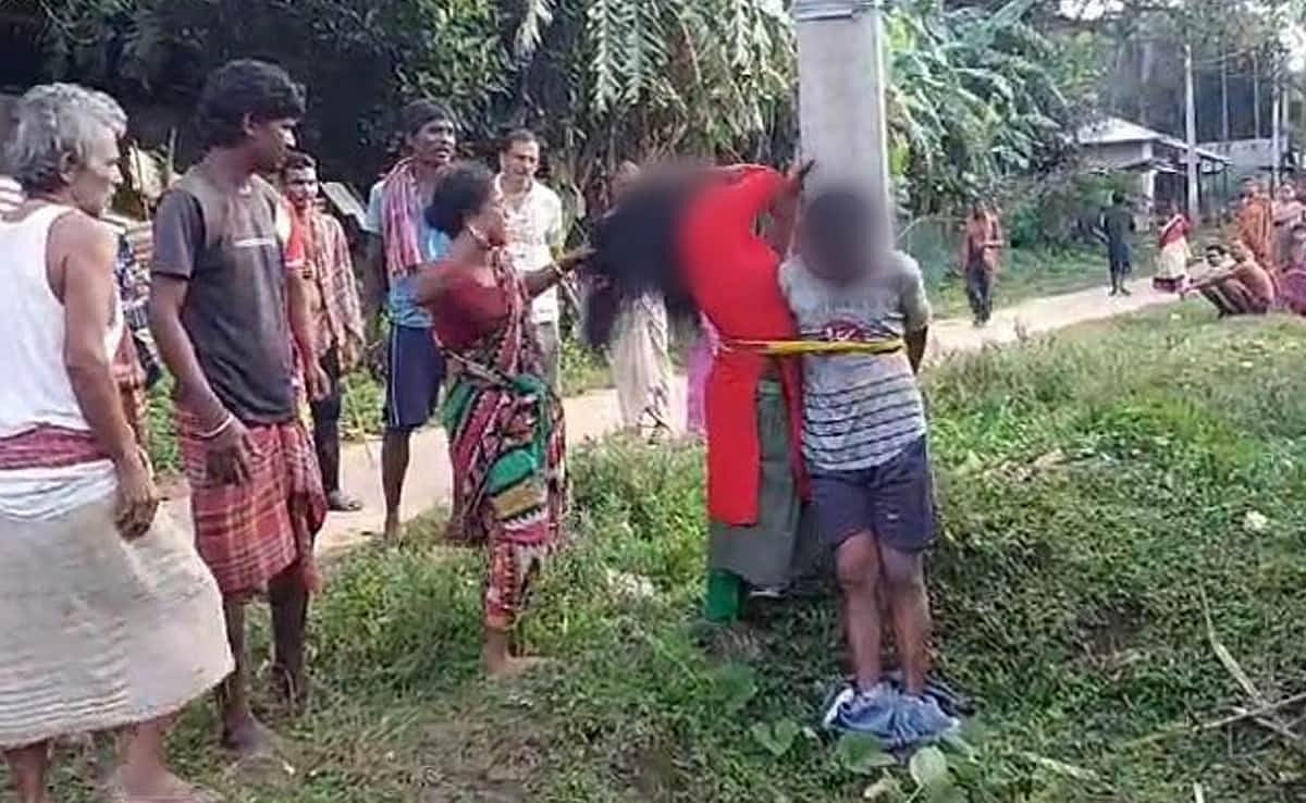 தனியே இருக்கும்போது சிக்கிய காதல் ஜோடிகள்..  கம்பத்தில் கட்டி வைத்து கொடூரமாக தாக்கிய கிராமமக்கள் !