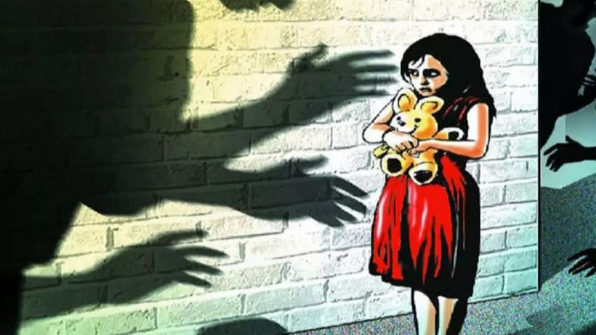 வயிறு வலி என்று அழுத சிறுமி.. பரிசோதனையில் காத்திருந்த அதிர்ச்சி.. பூனையுடன் விளையாடியபோது சோகம் !