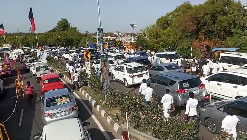 8 உயிரிழப்புகள், கொட்டப்பட்ட 100 டன் உணவு, ‘புரட்சி தமிழர்’ பட்டம்: அதிமுக மாநாட்டின் கொடூர நிகழ்வுகள்!