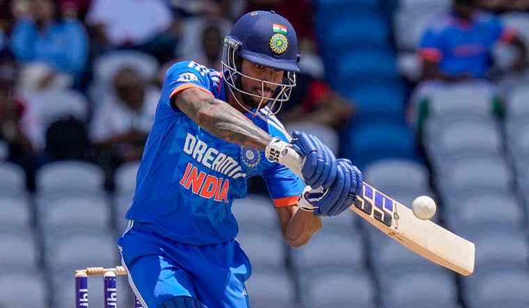 ஒருவழியாக ஆசிய கோப்பை தொடருக்கான இந்திய அணி அறிவிப்பு.. இளம்வீரரை சேர்ந்து Surprise கொடுத்த BCCI !  